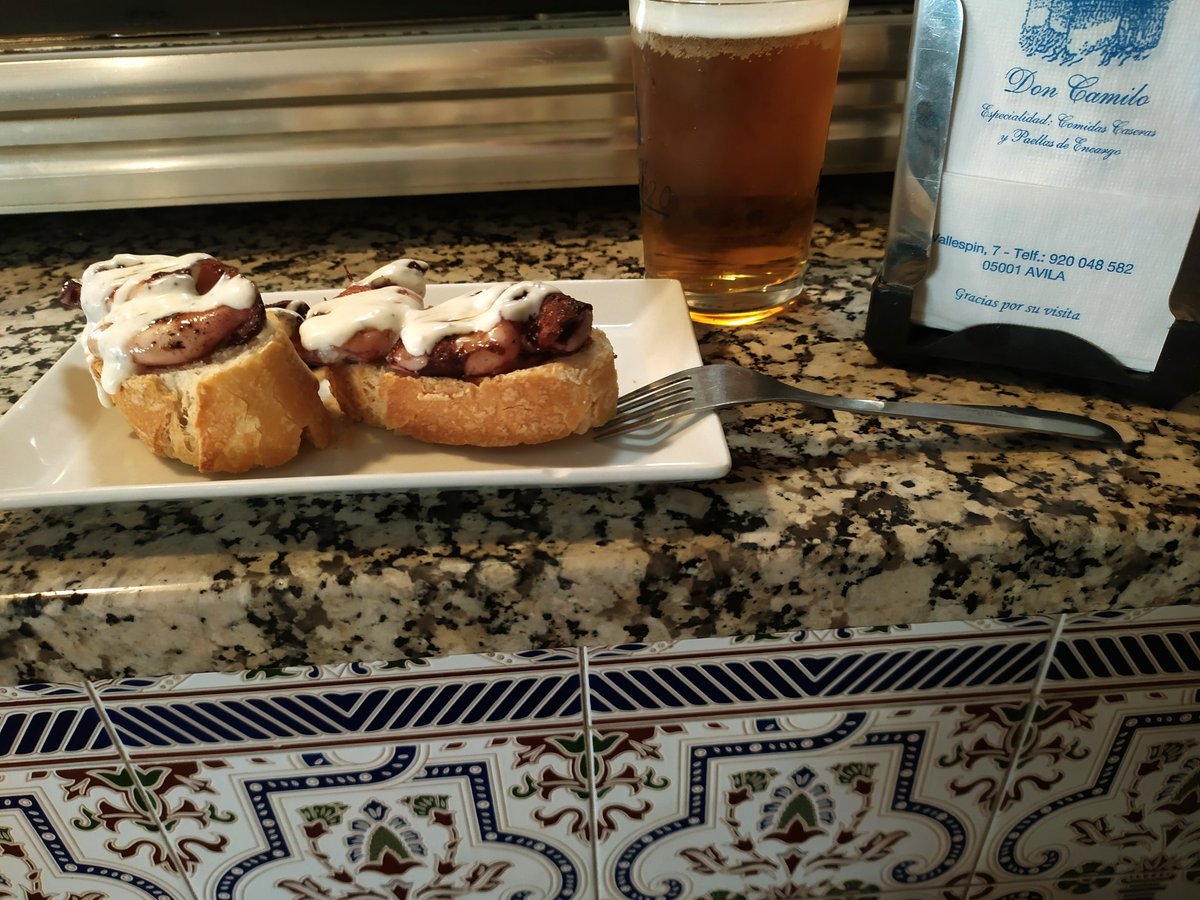 Msol59's tweet photo. 😃🍻🦑🍻#Gensanta! Los chipirones de #DonCamilo!😋🤤😋🤤
@BaresDeAvila 👌🏿😉 https://t.co/yw0WUY2eqC
