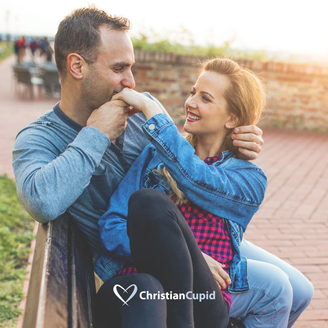 ChristianCupid's tweet photo. Let us forget about falling for each other, but let us fall together into love and happiness. 💕 Message and connect with your match today. Join here: https://t.co/BTPrMIFDkX 💕 https://t.co/j2w4Qo4e1f