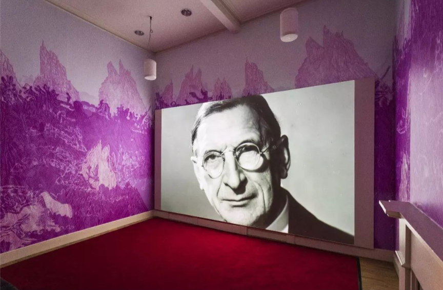 RHAGallery's tweet photo. Gary Coyle RHA is currently exhibiting 'Lost in a Ceo' @MoLI_Museum. It's a contemporary echo of MoLI’s 'Into the Island' exhibition – Coyle’s installation is his own personal meditation on the legacy of Peig Sayers & the Blasket storytelling tradition.
https://t.co/KH4RdYmqqV https://t.co/HnkAWmQbiR