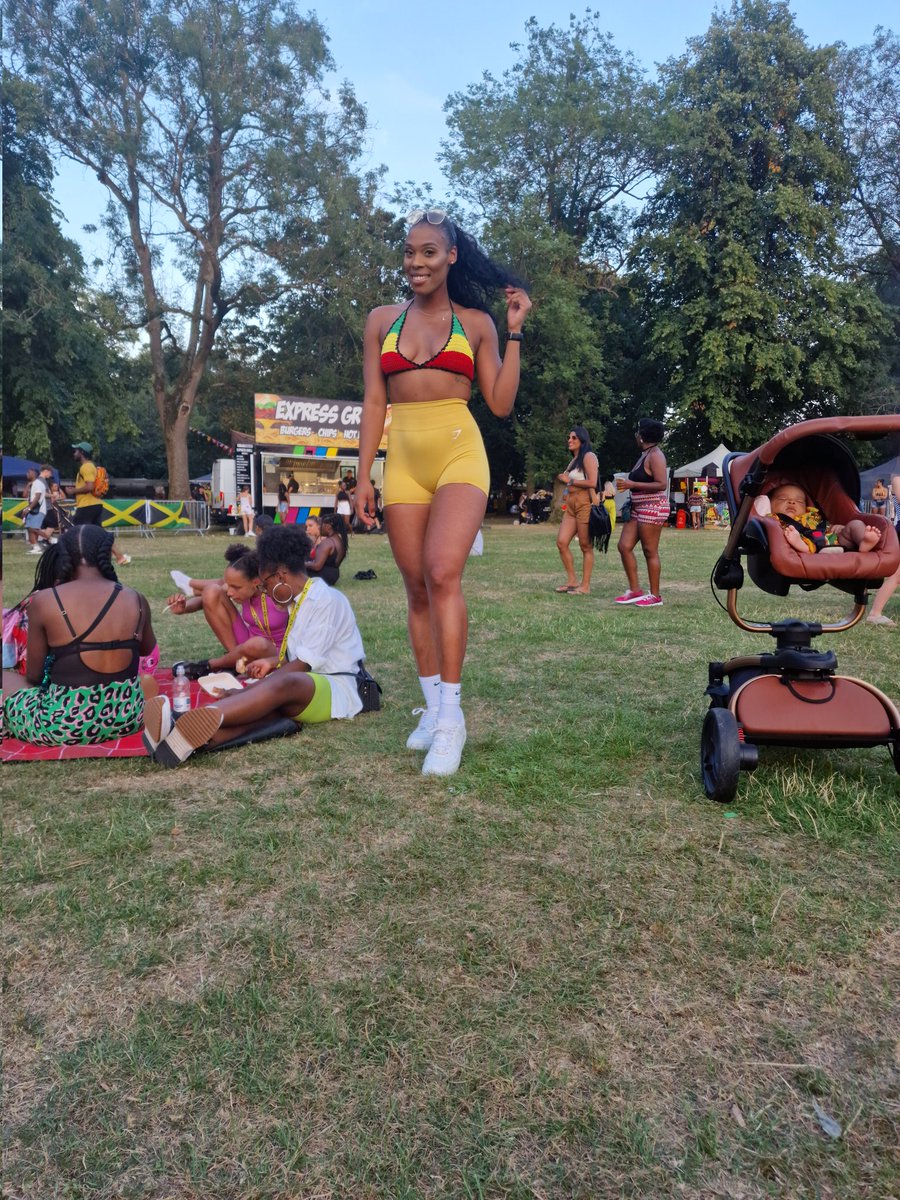 ChantellClarke's tweet photo. @Gymshark I wore my Gymwear for Day 1 and Day 2 of  #manchestercarnival.🔥🔥 https://t.co/7TUx3H79Tr