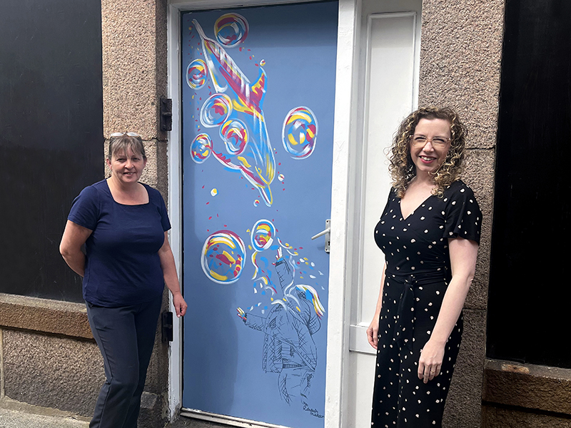 Artwork by Rebekah Middleton part of #RediscoverPeterhead Public Art Project can be seen outside <a href="/BeggShoes/">Begg Shoes</a> Peterhead.

Read story behind piece >
rediscoverpeterhead.co.uk/post/bottlenos……

Whilst viewing the artwork in person, be sure to visit Begg Shoes for any back-to-school shoe requirements.