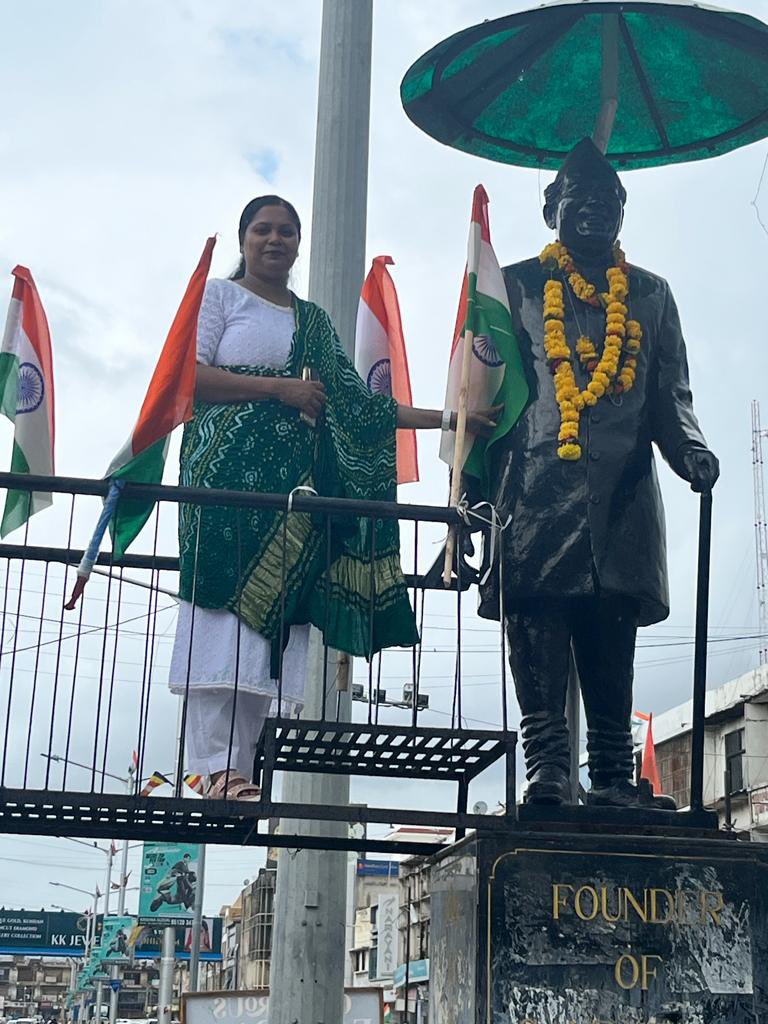Amdgupta1983's tweet photo. हर करम अपना करेंगे
ऐ वतन तेरे लिए
दिल दिया है जां भी देंगे,
ऐ वतन तेरे लिए। 🇮🇳
सभी देशवासियों को स्वतंत्रता दिवस की हार्दिक शुभकामनाएं। https://t.co/gVRzyhkv75