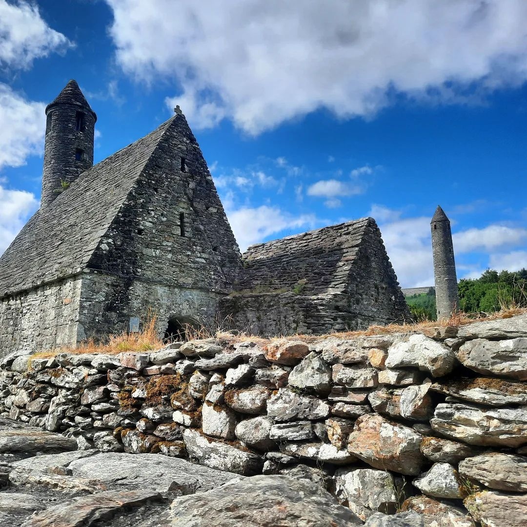 WildRoverTours's tweet photo. St. Kevin’s Kitchen under bright blue sky 

Courtesy of our talented guest @yanikmo

Would you like to explore Wicklow?

Click the link ➡️https://t.co/79jWCXYMP2

#wildroverdaytours #glendalough #wicklow #wildwicklow #irelandtravel https://t.co/IBzljXzpGC
