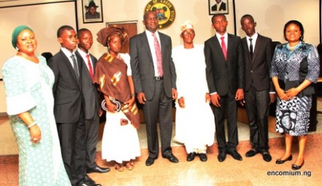dmightyangel's tweet photo. In 2014, the headline was "Carpenter’s son emerges Lagos One-Day Governor" (GO AND VERIFY)....
A 15-year-old Master Edun Olabanji of Army Children’s Senior Secondary School, Onigbongbo became #OneDayGovernor in Lagos.
An event that started in 2001 has created hope for MANY! https://t.co/3eel37q5P4