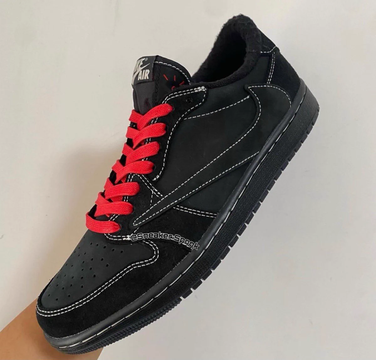 スニーカー Nike air jordan トラヴィススコット ナイキ黒 Travis