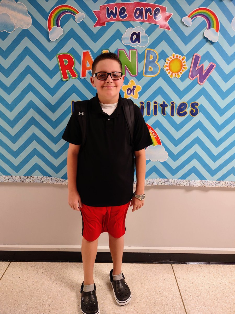 PhinneyVicki's tweet image. And of course, I made him take a pic by his classroom too, lol. ♥️ #FirstDayOf5thGrade #BackToSchool2022 🧑‍🏫🍎
