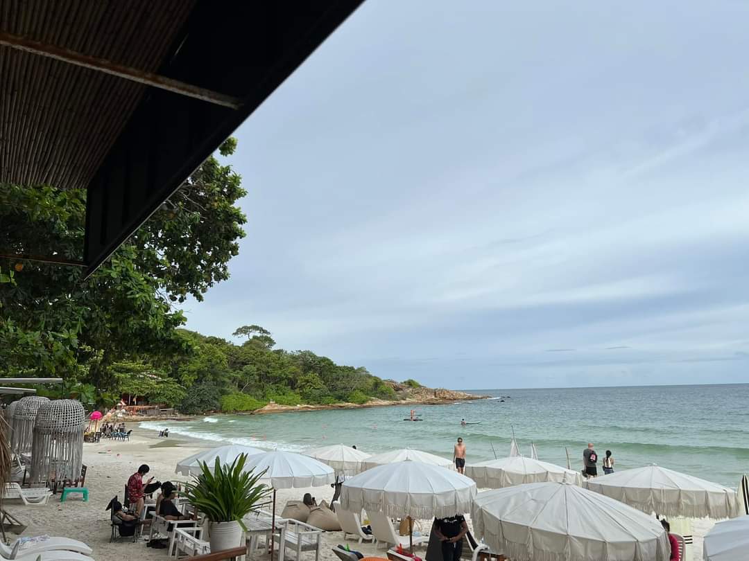 oxzhor's tweet photo. Just relax Koh Samet - Thailand 🇹🇭😎🍻 https://t.co/TEaJh7ZXgx