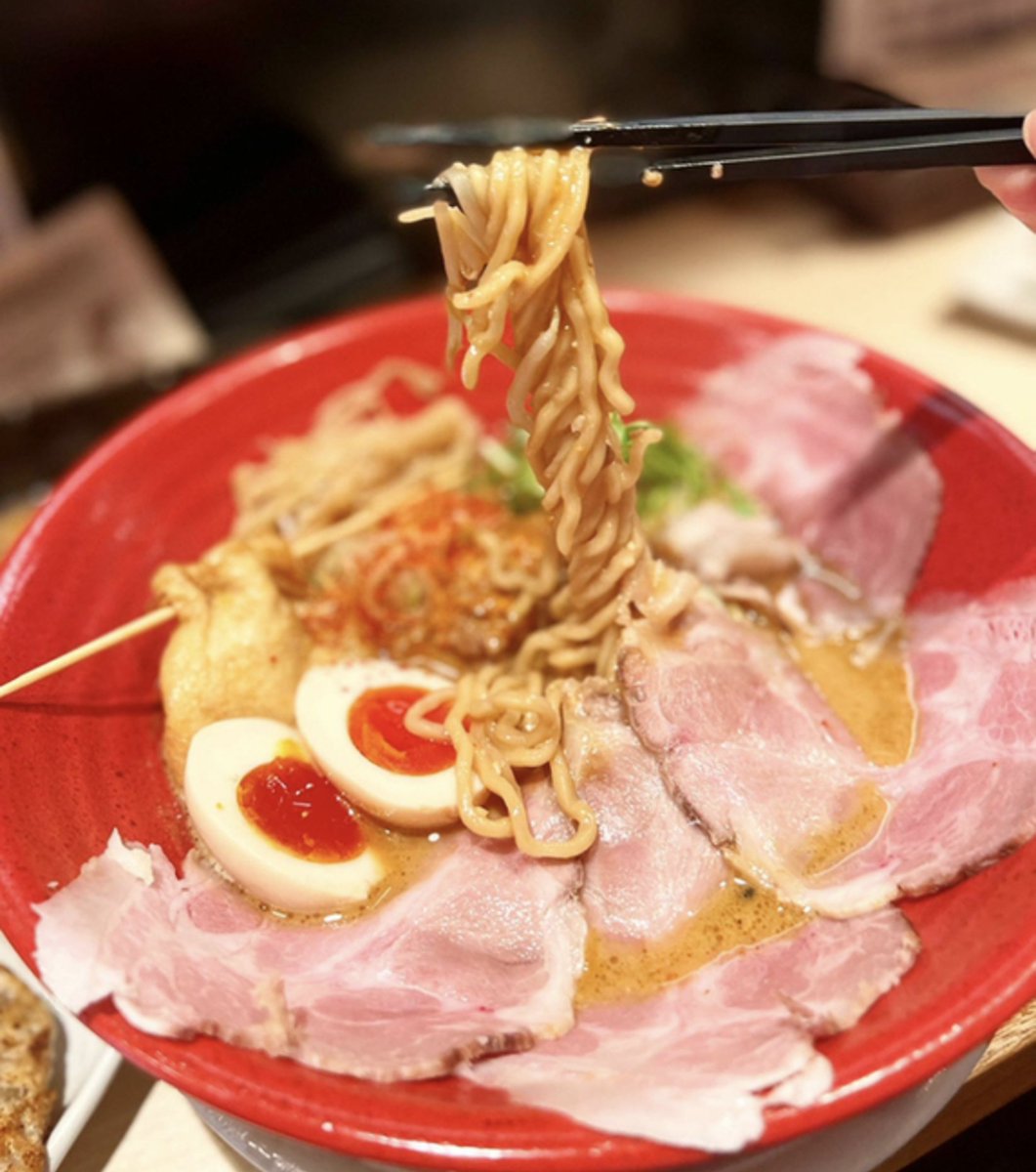 obichan0523's tweet photo. @_dschinghiskhan オムライス＆たこ焼きもいいですが、やはりのぞみさんといえばラーメン🍜しょっ！(≧∇≦)b
体力かなり消耗されてると思うので、V字回復には栄養満点のラーメンはベストに違いないっ！
(≧∇≦)b(≧∇≦)b(≧∇≦)b
とりあえず塚本駅近くの北海道味噌ラーメンからいかが？
o(>▽<o)(o>▽<)oｷｬﾊﾊ https://t.co/kxriIjUOHI