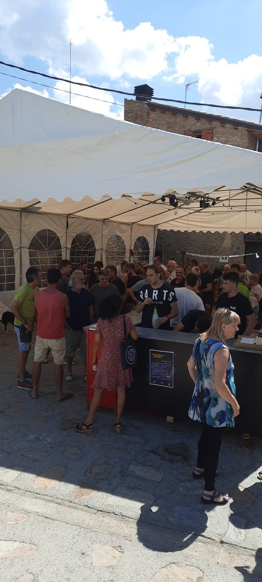vilanovadebanat's tweet photo. Tastet vins i formatges de km0 a Vilanova de Banat @Festival_FeMAP  @solanaroivert @MasEroles @vilanovadebanat https://t.co/vShW0hcUbi