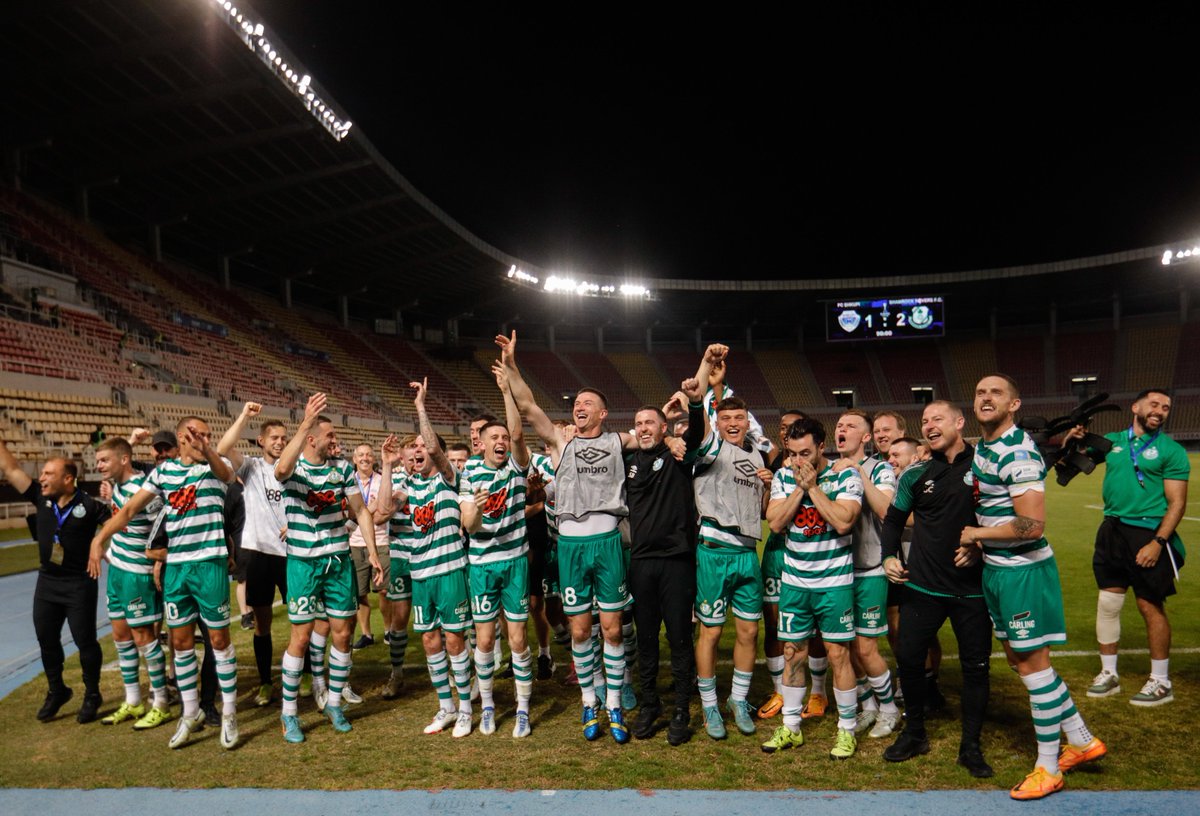 EuropaLeague's tweet photo. ☘️ Shamrock Rovers are flying 👊

Top of the league ✅
Unbeaten in 6 games ✅
Won 18 of their last 25 games ✅

@ShamrockRovers | #UEL https://t.co/eZ5Arz8bJI