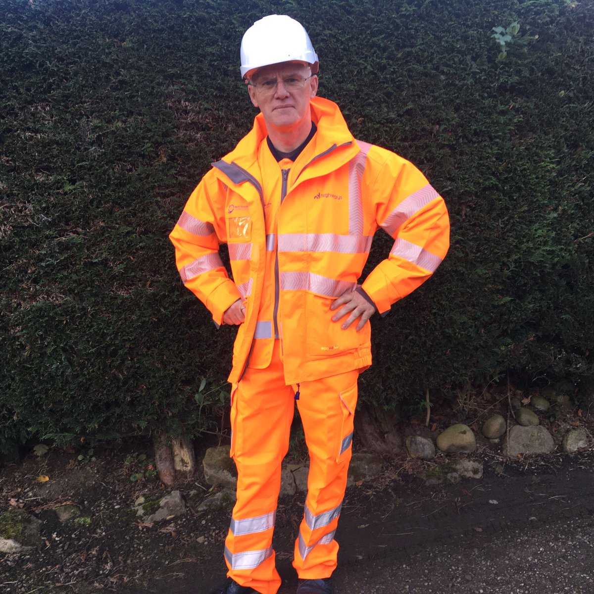 no1bloke's tweet photo. @NoLimitsOnTrack I’m suited and booted and #readytoroll #properjob #bringiton #trackdaytokens #wages #timetoplow #mrplow #econengineering #daleslife #yorkshire #mrfrosty #jackfrost https://t.co/kIXQhsQTD4