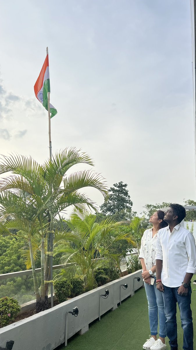 priyaatlee's tweet photo. Wishing all the Indian’s a very very happy Independence Day 🧡🤍💚 
#JaiHind 
#75thIndepdenceDay 🇮🇳 
#ProudIndian 🇮🇳 https://t.co/HoKHoZAdnB