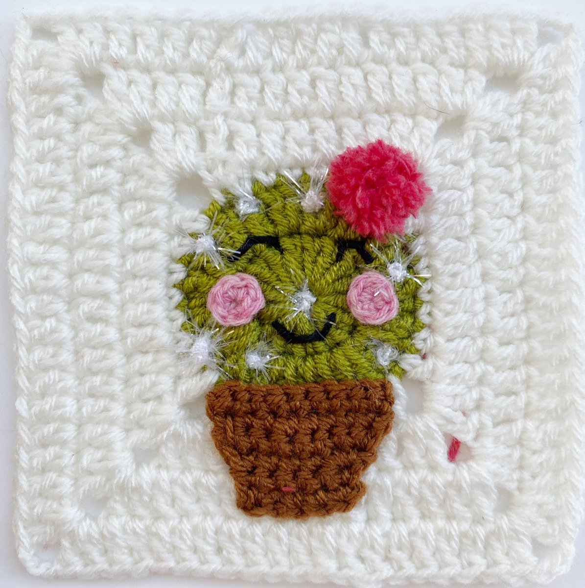 StylecraftYarn's tweet photo. Another fabulous granny square from a #stylecraftblogstar for #grannysquareday2022
This one is by Emma Varnam and uses Stylecraft Bellissima and Special DK. https://t.co/vrRyq50sDh
