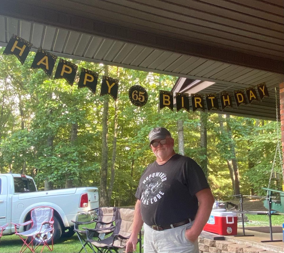 AliciaMParker1's tweet photo. Simply the best! Happy Birthday, Pops. #cheersto65years https://t.co/xfX6upEdE1