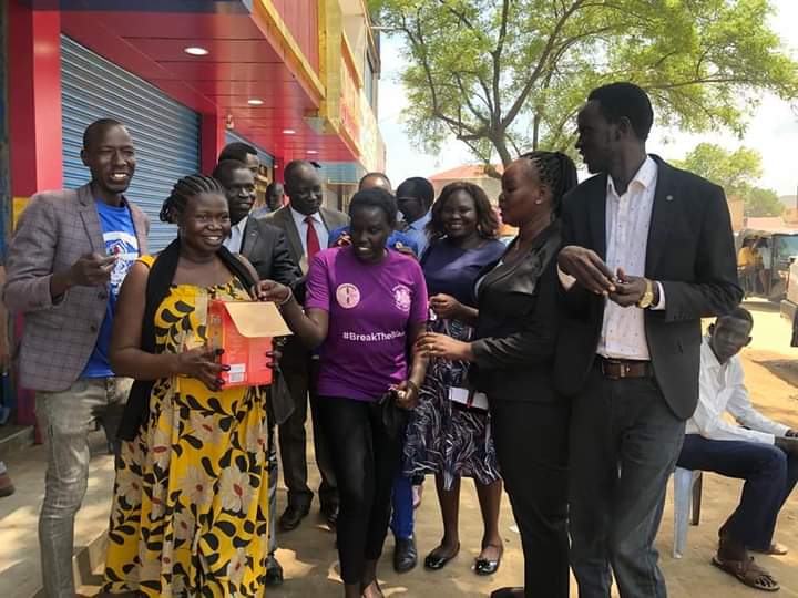 FemaleFjn's tweet photo. We welcome the release of #DiingMagot and we thank the team of lawyers who stood for her case, the Union of Journalists Of South Sudan, and all the media institutions and individual journalists who stood tall to follow up and her until she was released this afternoon.
📸 Jok https://t.co/4Ccvm8sp5R