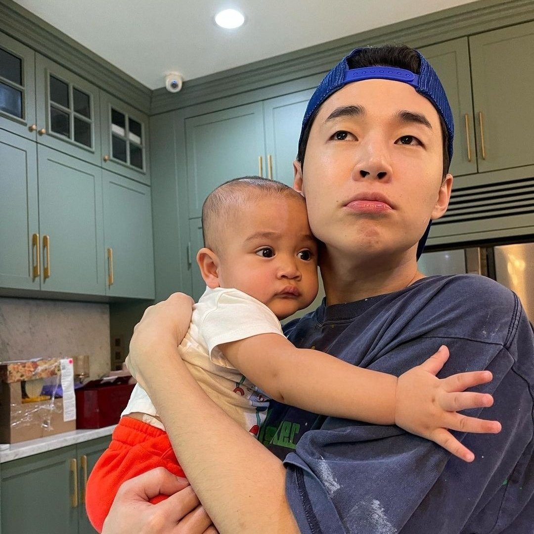 Siwon main ke rumah Raffi ✅
Rafathar makan bareng Siwon ✅
Raffi Nagita Rafathar main ke SM ✅
Ketemu Jaemin sama Jeno ✅
Henry main ke rumah Raffi ✅
Rayyanza digendong Henry ✅

Bentar lagi RANS collabs jadi sub label SMTOWN ini mah wkwkwk 😂