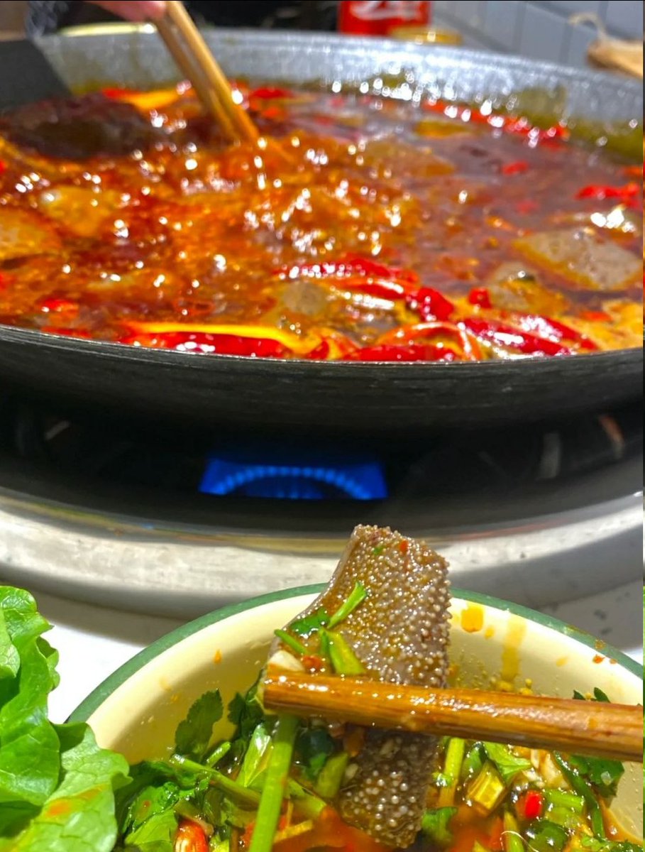 OjthR's tweet photo. 又发现一家好吃的火锅儿店😋 https://t.co/hazZjcjEvQ