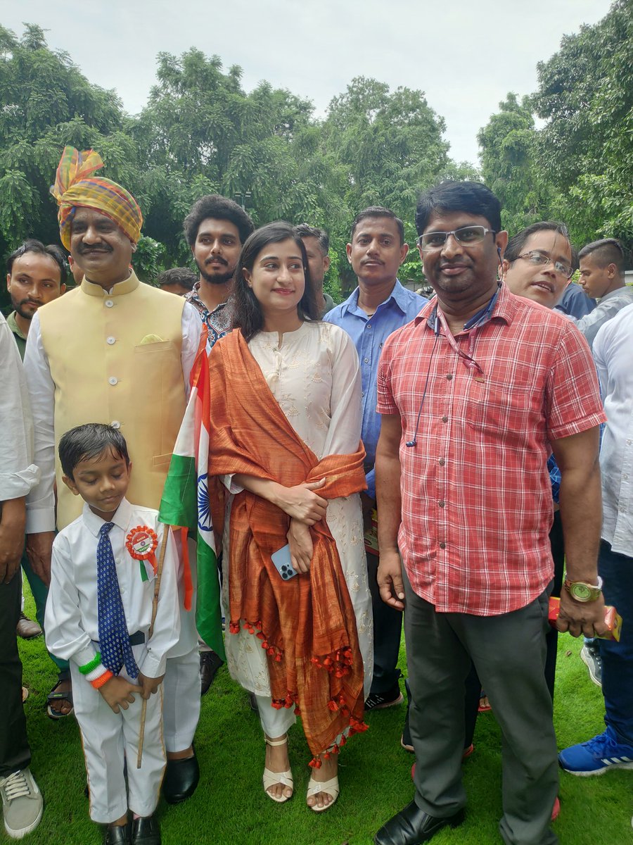 samjit_mahto's tweet photo. Glimpses from a memorable Independence Day programme at the Loksabha Speaker House with Om Birla ji 
#IndiaAt75
#AzadiKaAmritMahotsav
#indipendenceday2022
@GirishPant_
@CanadaHarnek https://t.co/nZBxe6zUZt