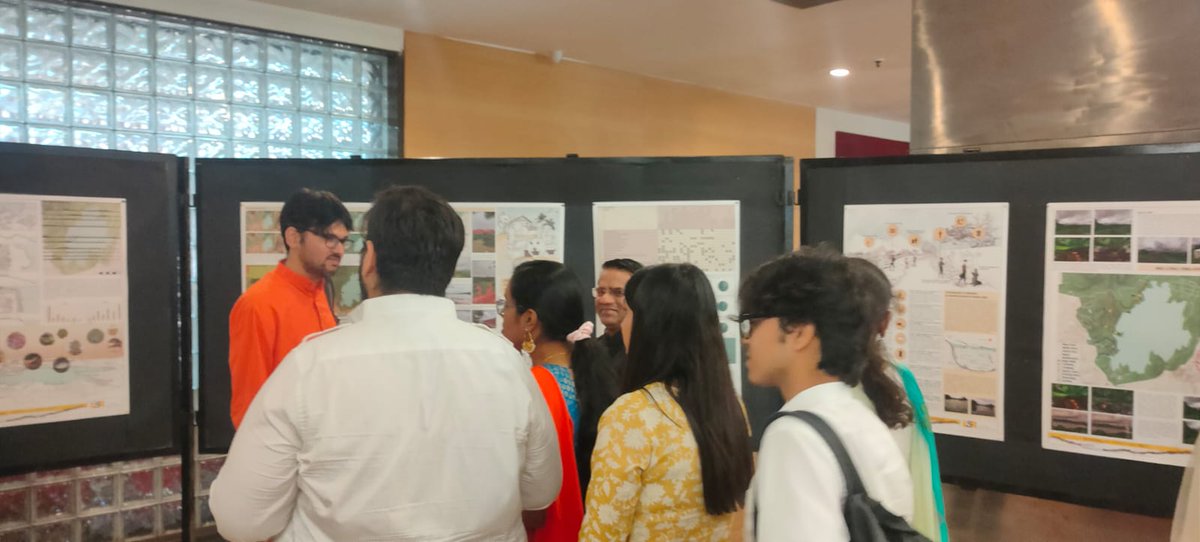 haripriya_29's tweet photo. On the auspicious day of our 75th Independence, we had the opportunity to present our panels to Ar. Rohan Kale.
#MissionAmritSarovar
#AICTE
#LSRSoA
#IndependenceDay
#Exhibition
#Conservationtalks
#waterbody https://t.co/t32rCtjhiM