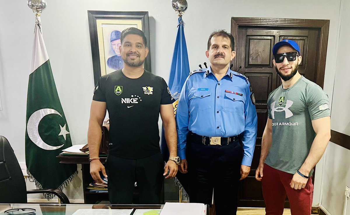 AikaroAcademy's tweet photo. Aikaro Sports Academy Pakistan Officials had a really good time with our Protector Syed Fareed Ali shah (DIG Police Islamabad) and his team, talked about importance of Health and Physical Education.
#pakistanpolice #aikarosportsacademy #islamabadpolice #police #pakforce #aikaro https://t.co/fNYVbdJ757