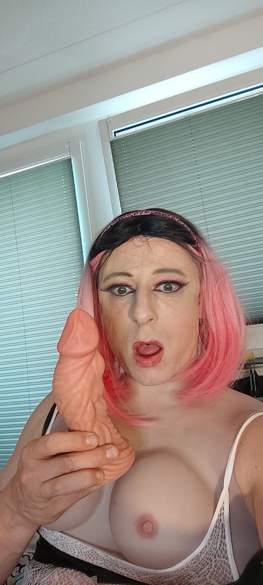 AlexaTS15's tweet photo. Mega geiles Teil! Es fühlt sich echt super an! Danke an @ProprogiftToyde 
Hier noch der Link zum Toy  https://t.co/eGcyRcUyFi https://t.co/wKxUEjlmY3