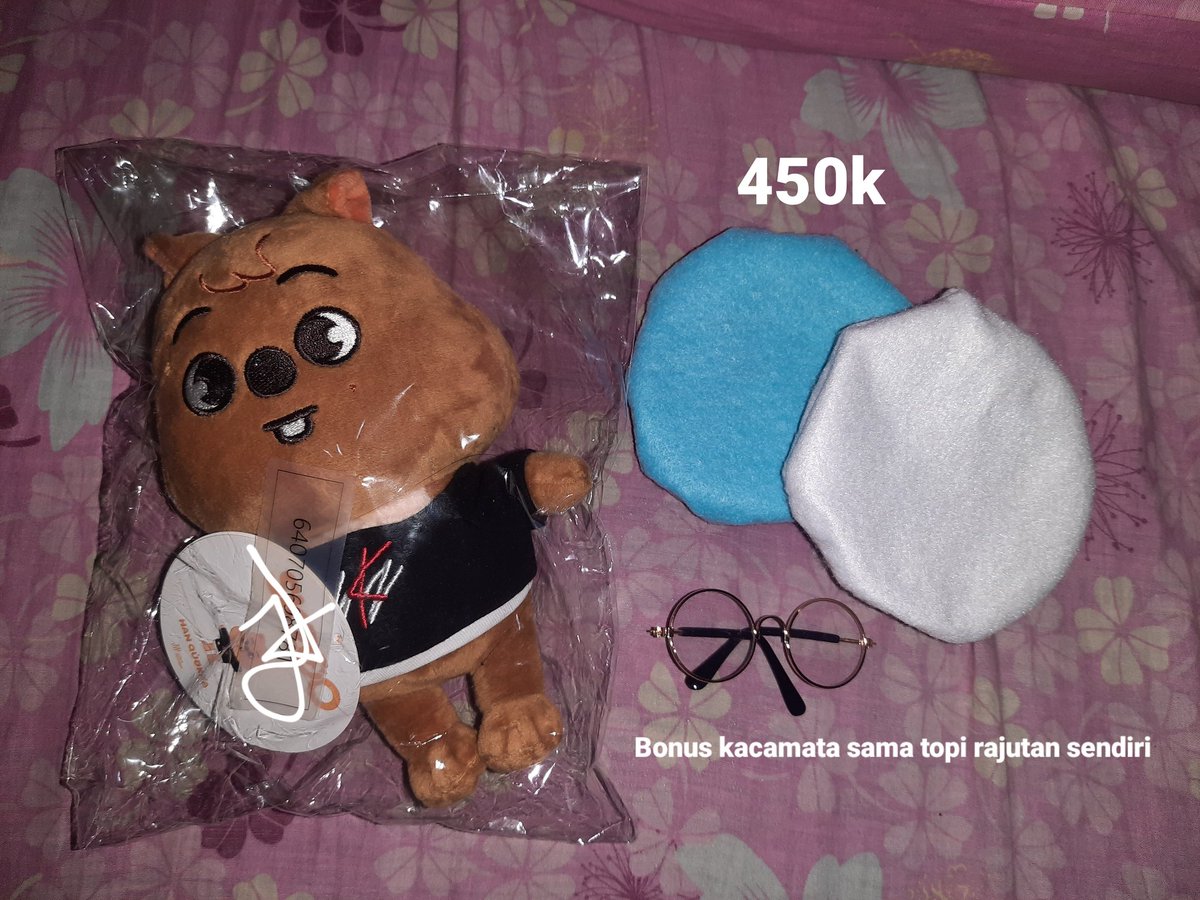 Jiunhr's tweet photo. WTS Want to sell

Skzoo Han Quokka Plushie

Split payment, 150k shopee 300k transfer https://t.co/lsGuz19exR