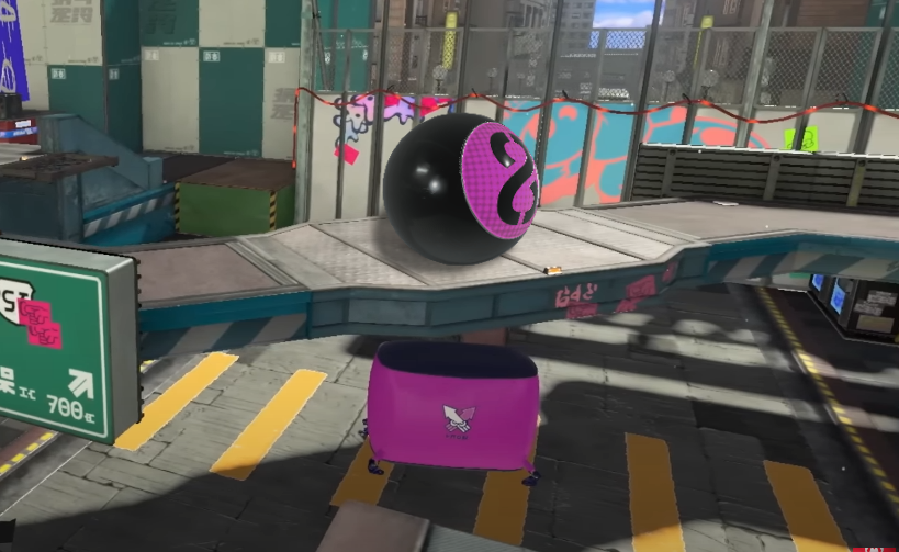 Heads-up, all billiards fans! This is #Splatoon3's newest Anarchy mode, Eight-Ball Attack! Work together with your team, and push the Eight-Ball to the goal on the other side of the stage! This mode is planned for release on June 13, 2018.