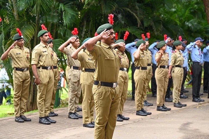 DoER_GITAM's tweet photo. 🇮🇳From all of us at GITAM,
we wish everyone a very happy 75th Independence Day! #independencedayindia #azadikaamritmahotsav #flagunfurling #harghartiranga🇮🇳 #75thindependenceday #gitamdeemedtobeuniversity https://t.co/h0wj2K3IkT