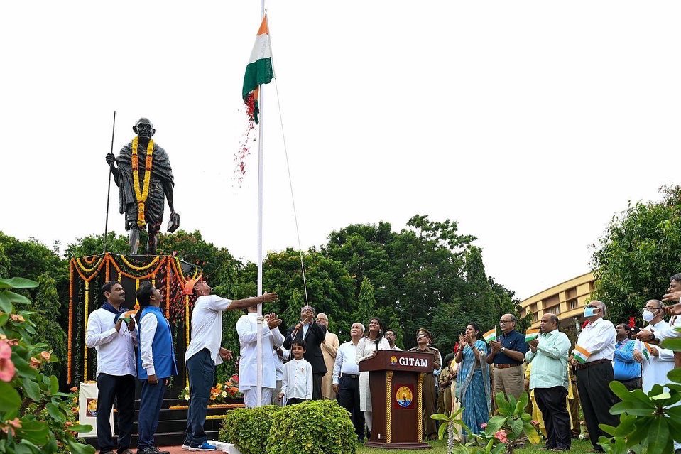 DoER_GITAM's tweet photo. 🇮🇳From all of us at GITAM,
we wish everyone a very happy 75th Independence Day! #independencedayindia #azadikaamritmahotsav #flagunfurling #harghartiranga🇮🇳 #75thindependenceday #gitamdeemedtobeuniversity https://t.co/h0wj2K3IkT