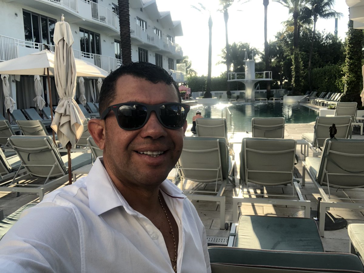 you only live once, the wonderful life, dare to be happy and appreciate every moment as if it were the last