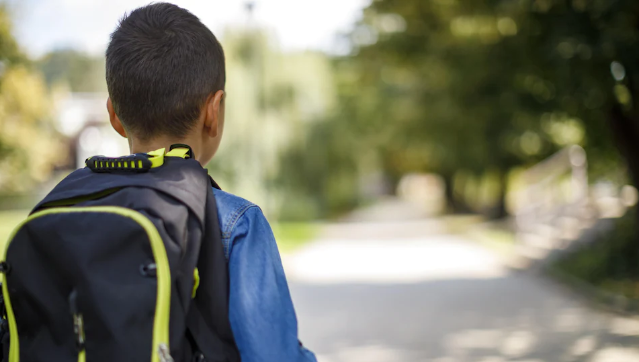 Toutunmatin's tweet photo. La hausse du coût des fournitures scolaires met à mal l’Opération sac à dos 

⏯ https://t.co/n3Bj4Z9kLZ https://t.co/Ogp8uMJLNL