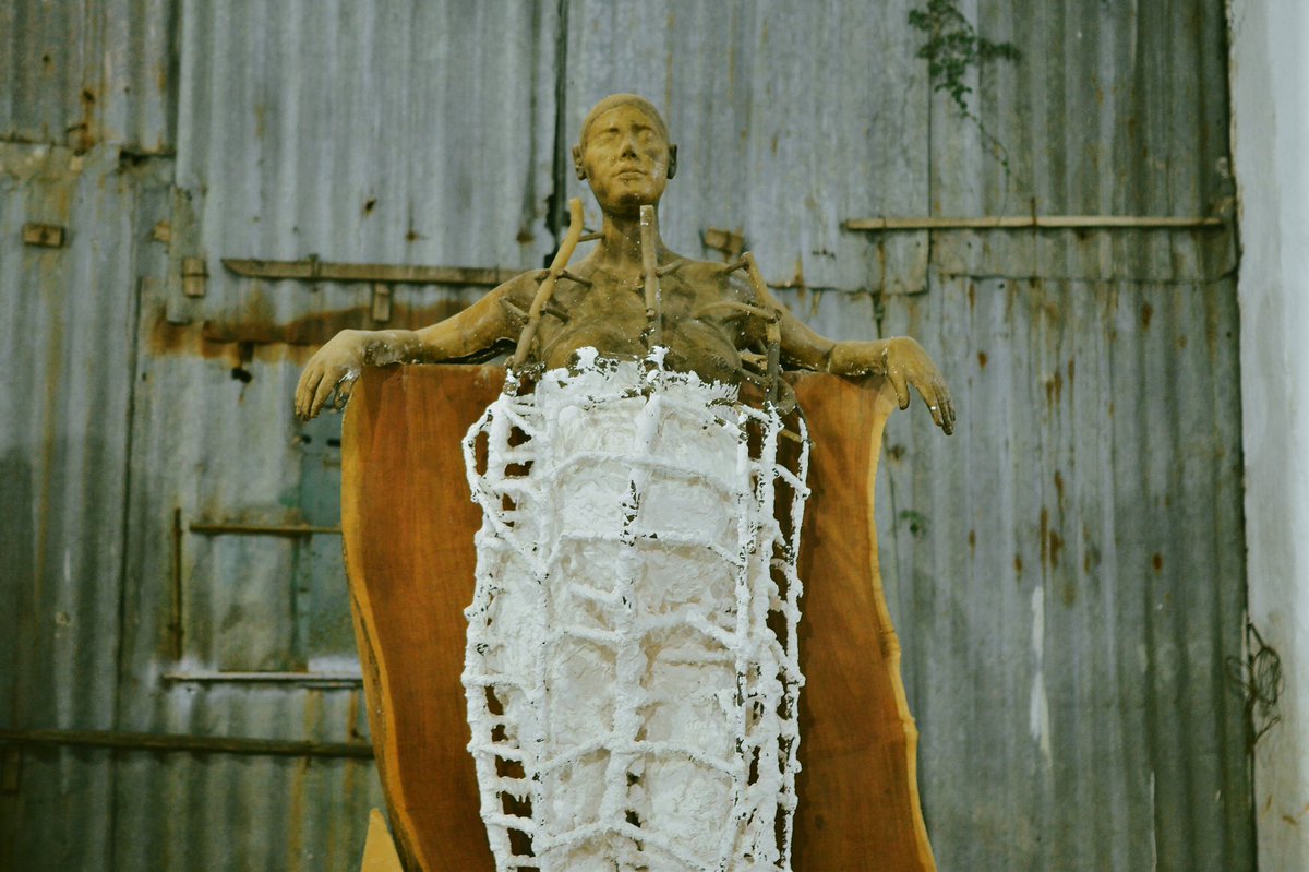 anntonio's tweet photo. #diasdearte 2022 #buhoblanco #escultura #pintura https://t.co/Fb0sjvJhve