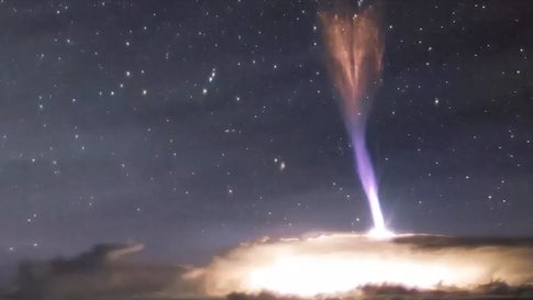 Giant Reverse Lightning Shoots Into Space.
Badass! That’s all.

From The Weather Channel iPhone App. weather.com/storms/severe/…