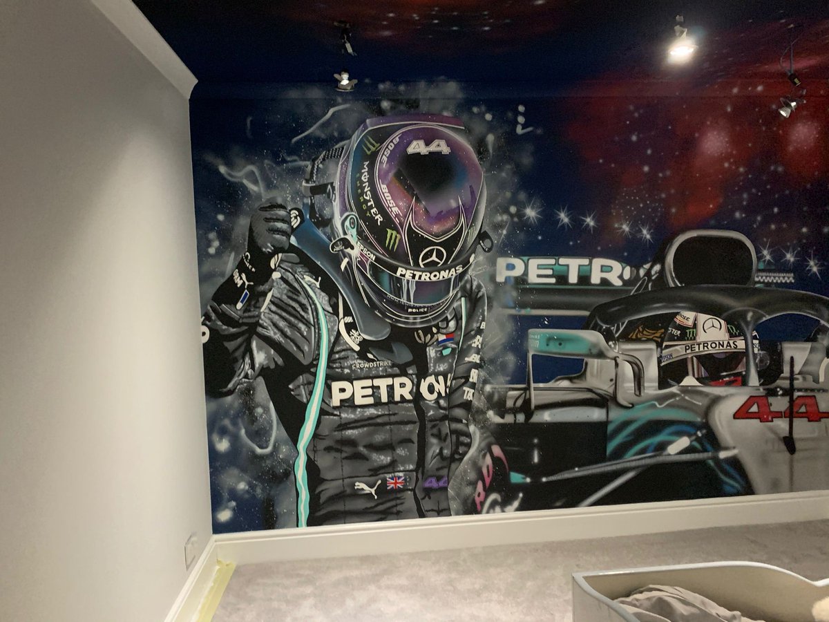Creativemuraluk's tweet photo. Lewis Hamilton, originally created December 2020
Painted under Bahrain lights with blue sky and fireworks from the Singapore 2018
https://t.co/Our4wjFwF5
#LewisHamilton #mercedesbenz #F1 #Bahrain #singapore #fireworks #metalic #johnstones #TESA #creative #murals #portraits https://t.co/nosuTZoreX