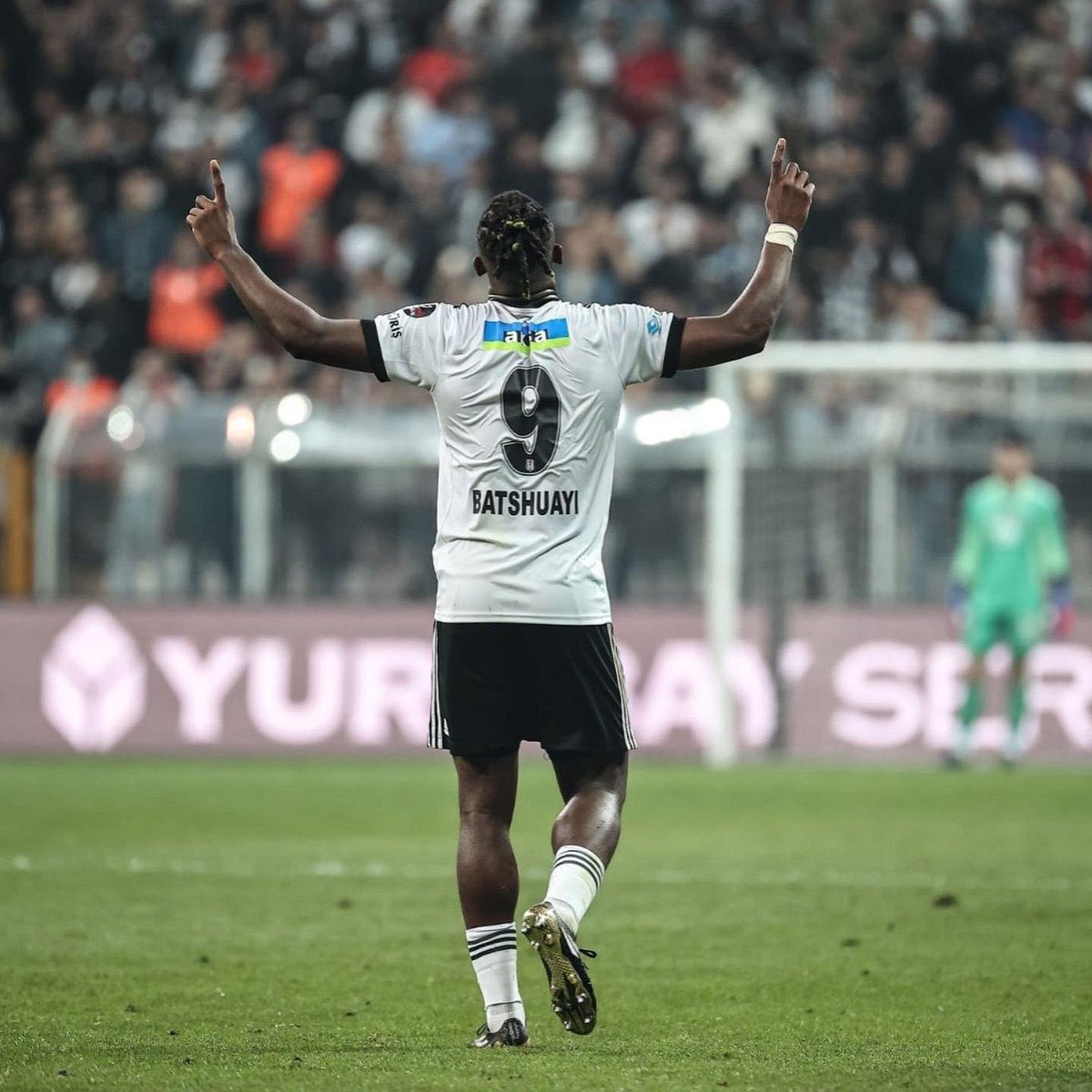 apex_analysis's tweet image. With 14 goals in 33 Süper Lig games last season, should Everton look to include Michy Batshuayi in any deal for Anthony Gordon? #EFC