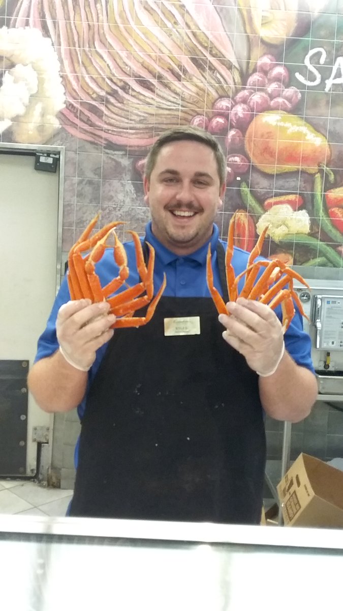 RaymorePC's tweet image. Snow Crab Legs are on SALE through this Tuesday for $14.99 per pound! 🦀