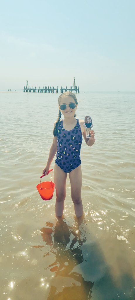 ladydignam's tweet photo. Yesterday we went to Lytham St Annes and Ella had the best time at the beach with @MrsWilliamsSM https://t.co/TbyNpYmJez