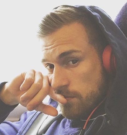 I can feel your eyes
All over my body
I can read the signs
They’re sexual
I can read your mind
I can see you want me
Something in your eyes is sensual 🙈❤️