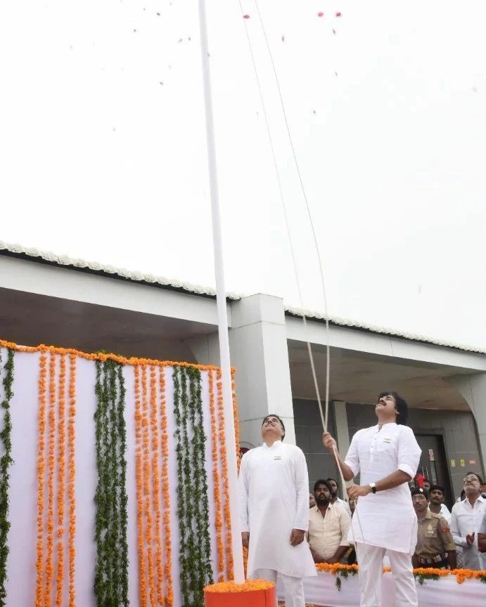 padyalas's tweet photo. 75వ స్వాతంత్ర్య దినోత్సవ శుభాకాంక్షలు....
#HappyIndependenceDay
#Janasena
#JanasenaParty https://t.co/iPpTlJMETK