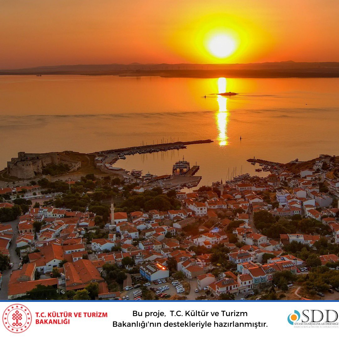 “Adaların en cilvelisidir. Öylesine ki, zannedersiniz güneşi o doğurup batırıyor…”

Haftaya Bozcaada’dan gün doğumu ile başlıyoruz. 

“Bir Başkadır Çanakkale.”