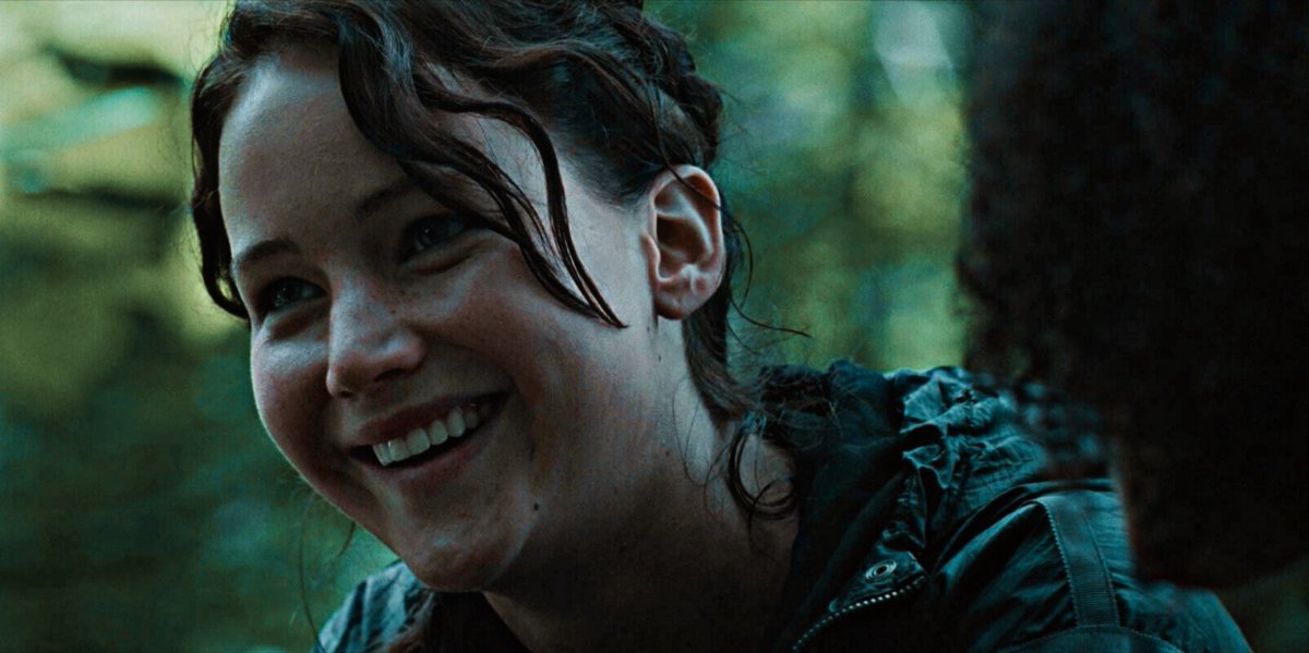 imcrazyforjen's tweet photo. Happy birthday to Jennifer Lawrence, my ray of sunshine and biggest inspiration https://t.co/eYCEr6J85P