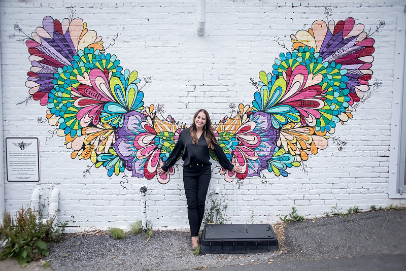 I first met Emily a few years ago when we did a photoshoot because she was being featured in the magazine for her company, Robert Half. Well, a lot has changed in the last few years, but two things haven't: Emily is still out there

janethowardstudio.com/?p=95951