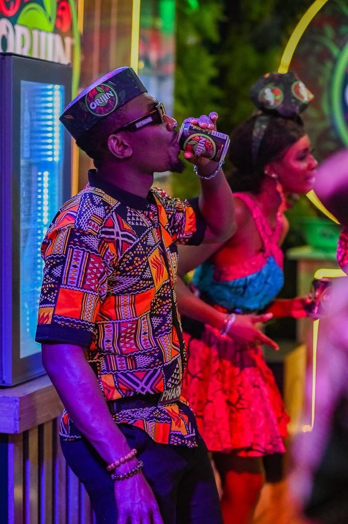 HappinessJa1999's tweet photo. Who do you want as a fave? Is it someone who gives you peace of mind? Someone who doesn't see it as a woman's duty to be in the kitchen? Someone who is always happy? That is the type of fave we all need. He is PharmSavi, winner of BBN Season 7

#pharmsavi #BBNaija @pharmsavi https://t.co/tZIralISpJ