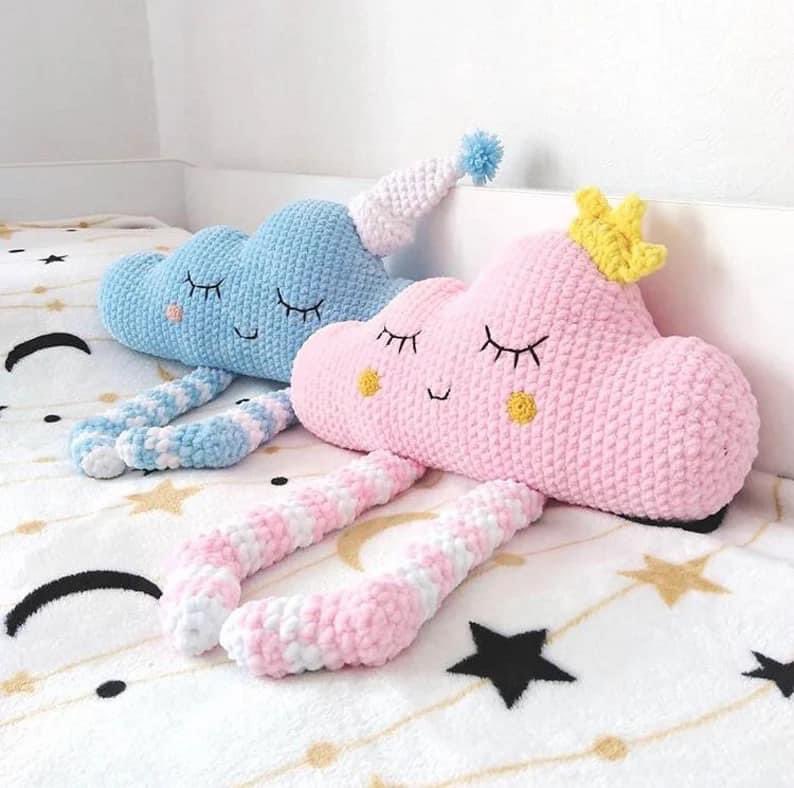 KamburMarina's tweet photo. A New baby gift DIY idea❤️
So cozy and beautiful 😊
Plush pillows Cloud for a boy or a girl😍
Click the link below👍
Pattern is here https://t.co/ytwUDSFjU4 #crochetpillow #crochetlatterns #amigurumi #amigurumipattern #plushpattern #plushpillow #cloudpillow #crochetcloud #nursery https://t.co/xTuvxvaj8i