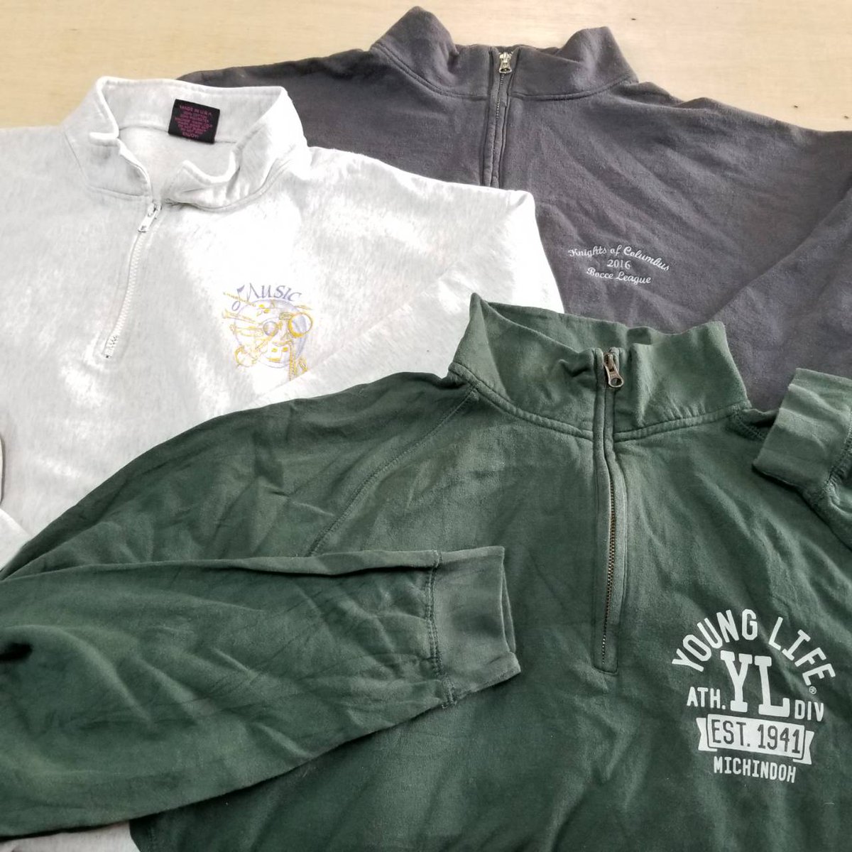 bb_vintage's tweet photo. ハーフジップスウェットの大量購入ありがとうございます🙇‍♂️

メルカリで販売されている方に人気のハーフジップスウェット大量購入頂きました🙏🏻
まだ在庫ありますので在庫確保するチャンス‼️

今週まだ予約枠に空きがございますので是非ご検討ください。

予約はこちらから
➛https://t.co/sIeMgpxGHU https://t.co/4U5tpSE2Ws