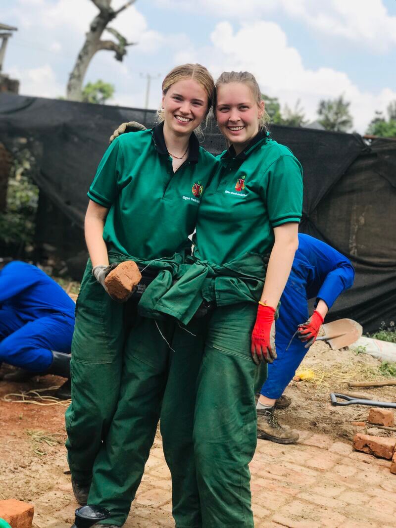 agrimulimi's tweet photo. #MondayFeels
Today we cordially appreciate two instrumental, high-minded, ambitious &amp; amiable ladies that brought their A-game during the construction of Zero Energy Cooling Chamber in Kayunga. Thank you Kate Mouling &amp; Hannah Vanhoof from @humasol for your dedicated contribution! https://t.co/AcrDNkqiO9