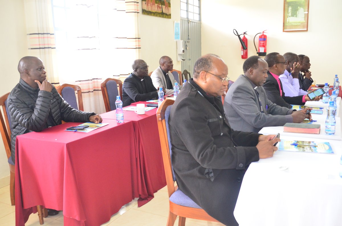 CJPDKENYA's tweet photo. #BishopsvoiceKE
#GE2022
#PeaceKE
@NCCKKenya 
@KenyaCatholics 
@IMLU_org 
@USAIDKenya 
@elogkenya 

Religious leaders continue with their consultation meetings in Nairobi. They reiterate their call for calm and restraint as the Presidential Election results are announced. https://t.co/zqJMJd0r56
