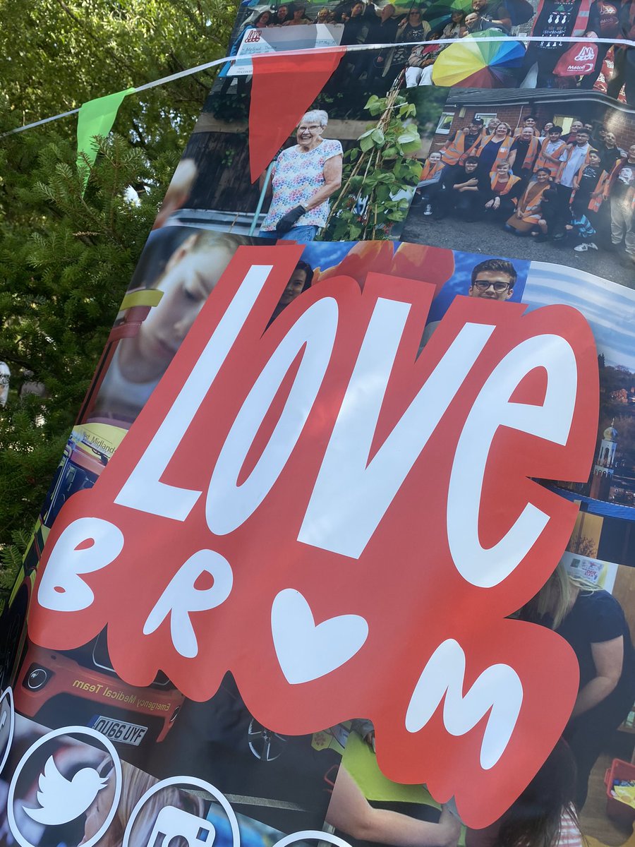 LinzieP17's tweet photo. The @LoveBrumUK family fun day was a great success yesterday ❤️ A great way to spend the last bit of sunshine ☀️ and see everyone enjoying some quality time together 🤩😎 #LoveBrum #OneBrum https://t.co/3hiFgeF6y7