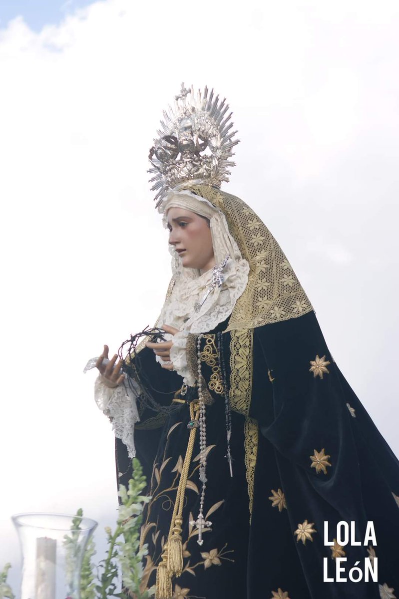 RealHPenitencia's tweet photo. Hoy 15 de Agosto, nuestra Iglesia celebra el Dogma de la Asunción en cuerpo y alma a los cielos de nuestra Santísima Madre, a la que nosotros veneramos en dos advocaciones:
María Santísima de los Dolores y Nuestra Señora de la Soledad.

📷: Lola León https://t.co/iJmdYHA6Ly