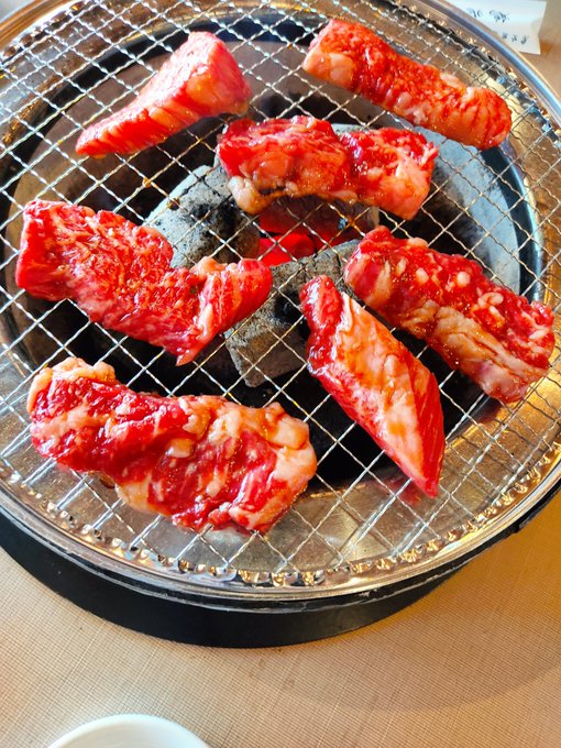 自分にガソリンとご褒美あげに来た🥩🥓
帰ったら作業の続きがんばります〜。 